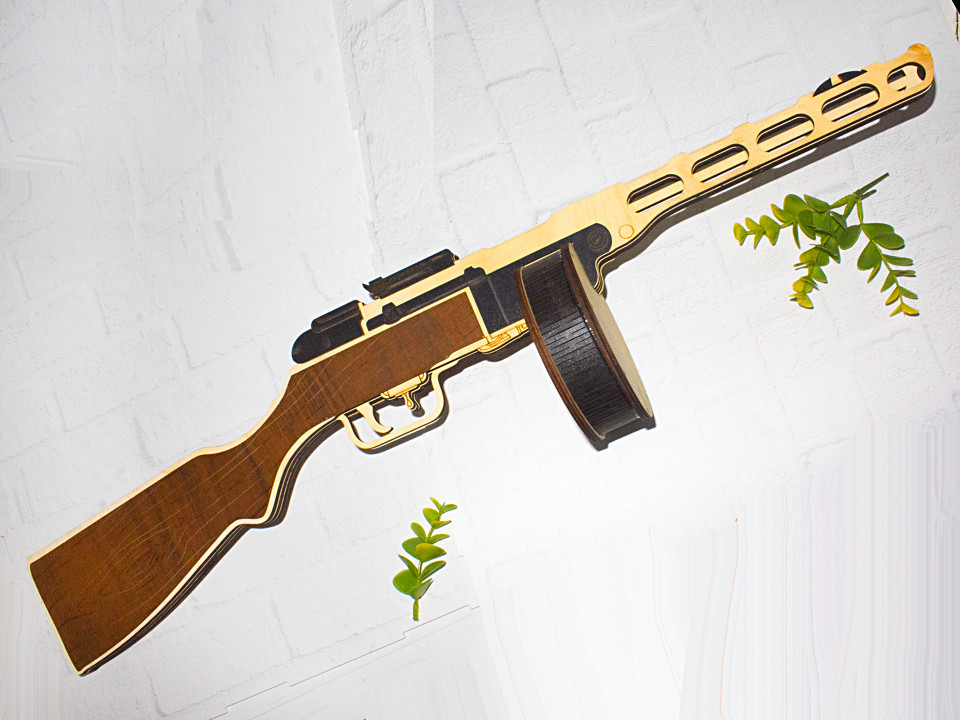 Деревянный пистолет-пулемет Шпагина (ППШ)